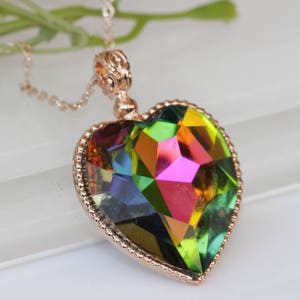 GREEN HEART NECKLACE,  Necklace, Anniversary Gift, Emerald Green Necklace,Variable Color Pendant, Long Necklace,Valentines Day Gift