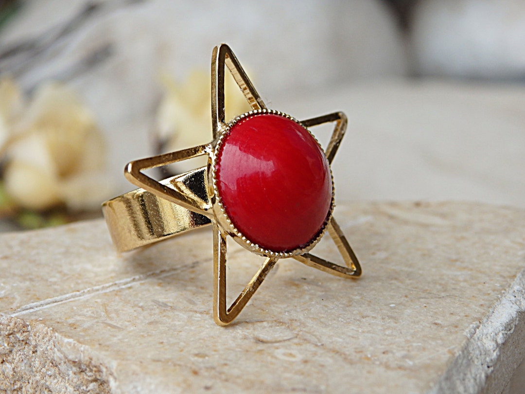 Red coral stone gold best sale ring
