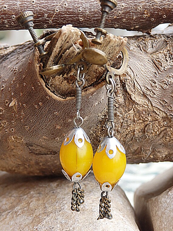 Vintage clip on earrings, Yellow clip earrings, Ge