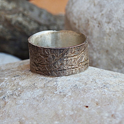 Hammered Wedding Ring. 925 Silver Ring. Silver Wedding Band. Leaf