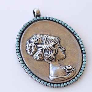 Cameo Necklace, Blue Cameo Pendant, large Cameo Necklace, Lady Cameo Necklace, Victorian Style, Turquoise Cameo Necklace, Vintage Necklace