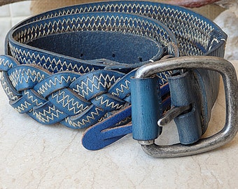 Cinturón de cuero trenzado azul: estilo vaquero unisex con costuras blancas
