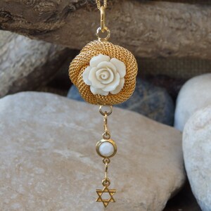 Romantic Rose Star of David Jewelry, White Coral Star of David Necklace, Bridal Jewish Necklace, Flower Religious Necklace, Rose Necklace