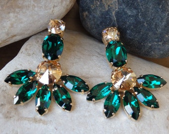 Emerald cluster earrings. Green champagne gold fan earrings. Elegant jewelry. Emerald crystal earrings. Unique design large crystals earring