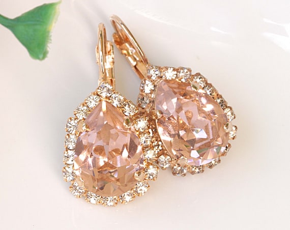 Orecchini pendenti con taglio a pera in morganite, finitura oro
