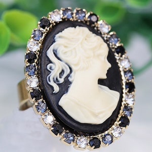 BLACK CAMEO RING, Vintage Cocktail Ring, Black White Ring, Statement  Ring, Antique Style Ring, Lady Cameo Ring, Eco Friendly Gift