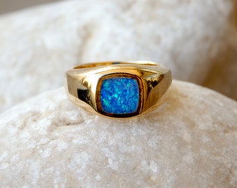 Opal Gold Signet Ring, Fire Opal Signet Ring, Blue Signet Ring, Square Opal Ring, Square Goldfilled Ring, Men Women Unisex Gold Signet Ring