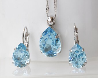 Conjunto de joyas de cristal de aguamarina: collar y pendientes en forma de lágrima.