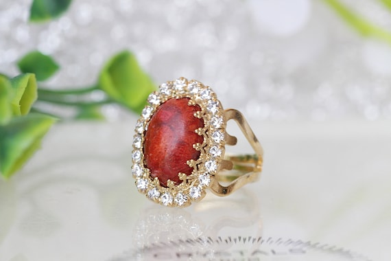 4 CT Trillion Italian Coral Gemstone Ring 9kt Yellow Gold – Archariel