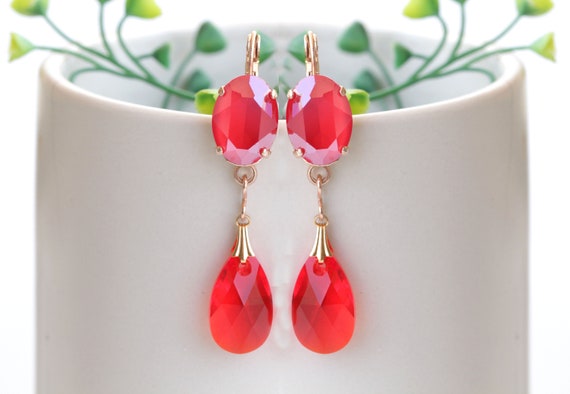 Orecchini Pendenti In Cristallo Rosso Philip Jones - Zirconia Rotonda 8mm Con Chiusura A Gancio Francese - Regalo In Sacchetto Di Velluto