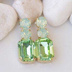 Mintgrüne Kristallohrringe: Geometrischer Brautschmuck