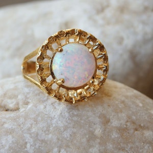 Opal ring, White opal ring, Fire opal ring, Gold ring, Round gemstone ring, White stone ring, October birthstone ring, White bridal ring