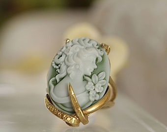 Anello con cammeo verde smeraldo in stile vintage, riempito d'oro