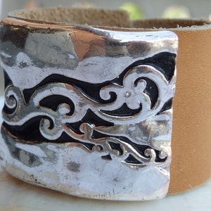 Leather bracelet. Brown cuff leather bracelet. Chunky cuff men leather bracelet. Women leather beacelet. Silver and leather unique jewelry.