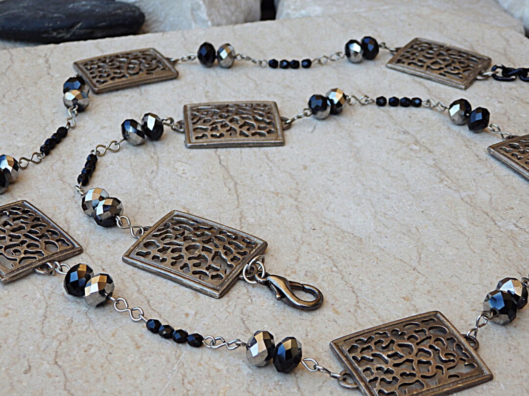 NARROW GRAY CRYSTAL BELT