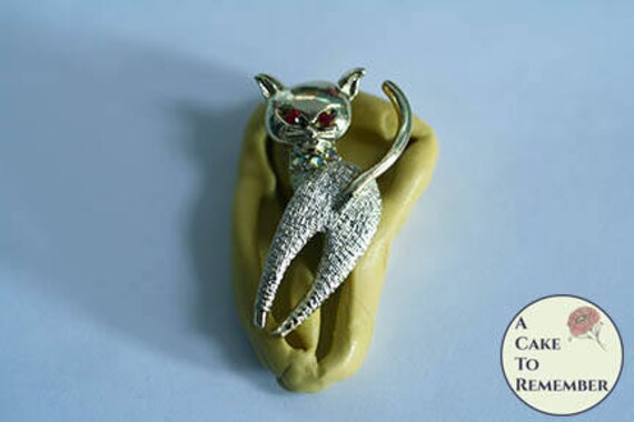 Cat rear view mold for cake decorating, 1.5" cupcake toppers. Silicone mold for cat theme crafts, polymer clay, resin, utee, M5218 Il_570xn