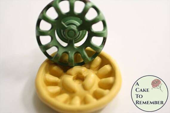 Vintage water knob silicone mold, 2.5" tall. Water faucet architectural detail mold. M5186 Il_570xn