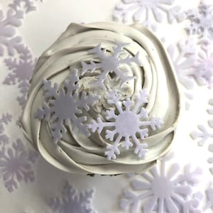 30 light purple Edible snowflakes, extra thick wafer paper for Christmas cake decorating, cupcake decorating, and winter cakes.