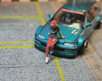 1:64 Scale Sitting Girl Figure – American Casual Style Miniature Car Diorama Accessory
