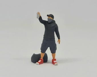1:64 Scale Diorama Figure – Kai Graffiti Mural Street Style | Hand-Painted Resin Miniature for Diecast Diorama
