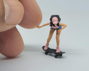 1:64 Scale Diorama Figure – Anika Skateboard | Hand-Painted or Unpainted Resin Miniature for Diecast Diorama