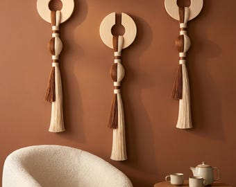 Geweven wanddecoratie met rond ontwerp, boho wanddecoratie met kwastjes voor slaapkamer en woonkamer, neutraal woonaccessoire, ideaal als decoratie voor slaapkamer of hal.