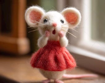 Needle Felted Mouse Christmas Ornament, Wool Figurine