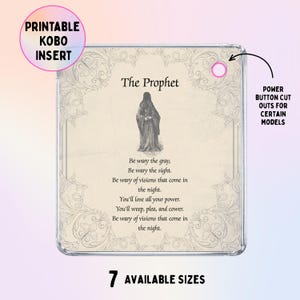 Könnte beinhalten: Eine quadratische, transparente Schutzhülle für E-Reader mit einer cremefarbenen Einlage, die eine Illustration einer Kapuzenfigur mit dem Titel The Prophet zeigt. Der Text enthält ein Gedicht über Visionen und einen runden Ausschnitt für den Power-Knopf.