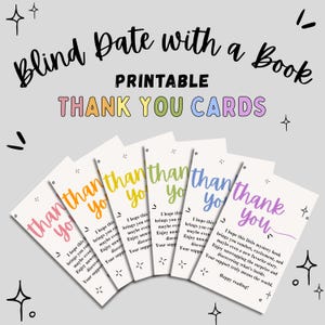 Puede incluir: Tarjetas de "Gracias" imprimibles para una "Cita a ciegas con un libro". Las tarjetas presentan texto colorido y un mensaje sobre disfrutar de un libro de misterio. Las tarjetas son blancas con varios colores de texto.