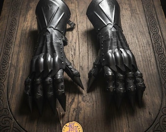 Handcrafted Fantasy Articulated Gauntlets – Medieval Costume Gloves for Cosplay, LARP & Display