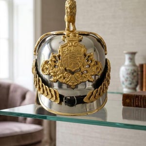 Ein Replikat eines Königlich Bayerischen Löwenhelmes – ein Pickelhaube-Helm der Bundeswehr