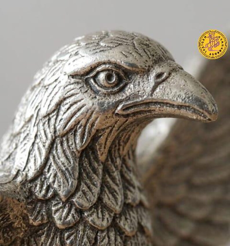Bronsstaty av romersk örn av Aquila, replika av militärstandard, dekor av antikens Rom bild 9