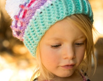 Modello all'uncinetto per cappello slouchy con linee della griglia