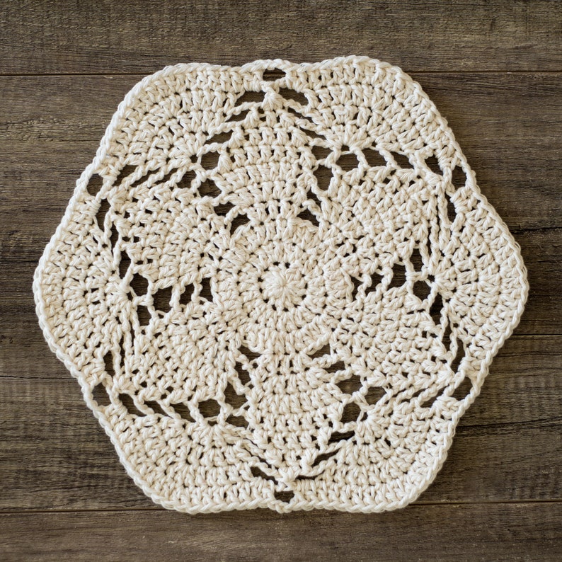 Finesse Crochet Placemat or Table Centerpiece Pattern image 1