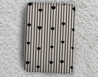 Stripped Heart Kindle Paperwhite Case, Kobo Case with Hand Strap, Kobo Clara Colour Case, Kobo Libra Colour Bow Skin Minimalist Gift for Her
