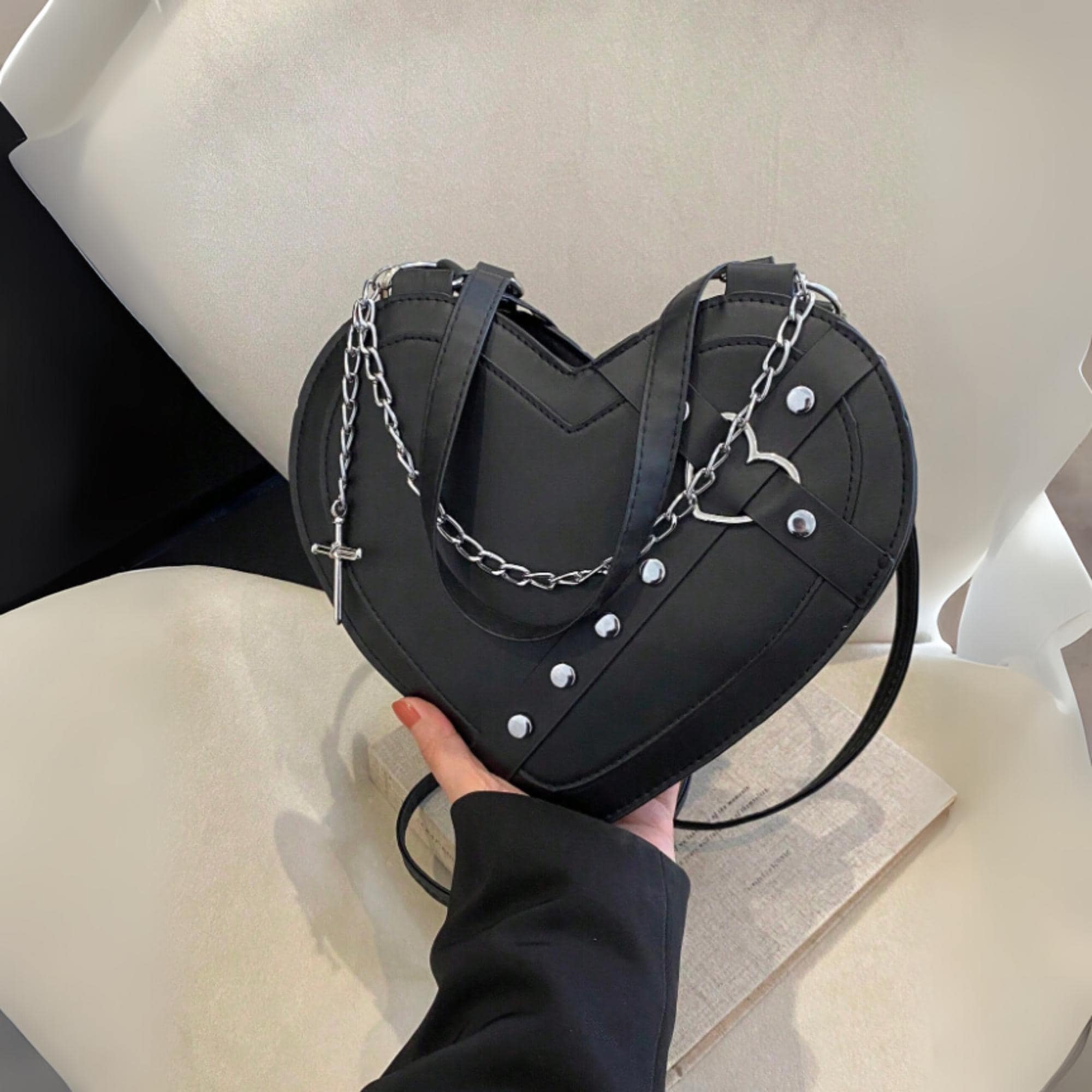 Punk Style Studded Heart Shoulder Bag, Crossbody Handbag for  display picture 2