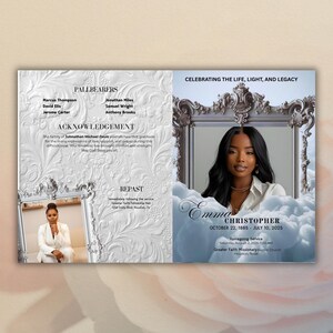 Könnte beinhalten: Ein Gedenkprogramm mit einem weißen, floral geprägten Design. Das Programm enthält den Text "Celebrating the Life, Light, and Legacy" und zeigt ein Foto einer Frau. Das Programm listet auch Namen und Servicedetails auf.