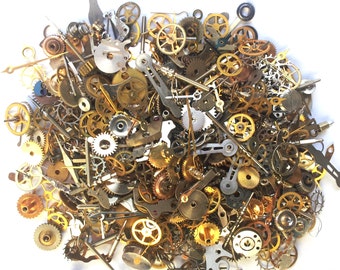 Steampunk-klockdelar och delar - 25 g, över 700 delar av TEENY TINY vintage- och antika kugghjul, hjul, visare, kronor, stjälkar etc.