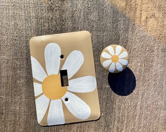 Daisy Switch Plate, tan nursery, light switch cover flower design, daisy gifts,  cream nursery accessories, girls room decor, daisy,