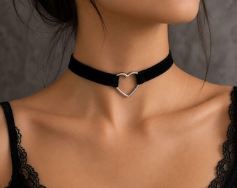Heart Choker Necklace for Women, Black Velvet Gothic Choker, Emo Punk Jewelry, Cute Alternative Gift