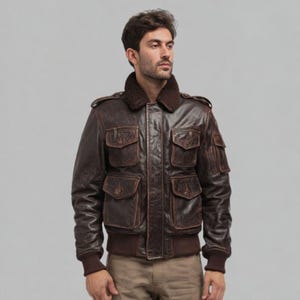 Herren Distressed Brown Aviator Bomberjacke mit Pelzkragen - Vintage Pilot Fliegerjacke - Echtleder Oberbekleidung im Military Style