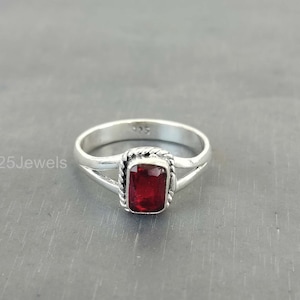 Anillo de plata de ley 925 hecho a mano con granate rojo: banda midi bohemia, anillo rectangular