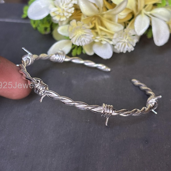 BLING BARB WIRE CUFF BRACELET main image 1