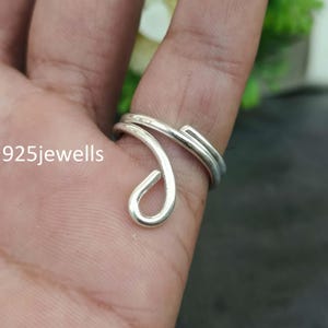 Anillo de plata de ley 925, anillo elegante, anillo delicado, anillo minimalista pequeño, anillo apilable para uso diario, anillo unisex, anillo de piedra de nacimiento de mayo