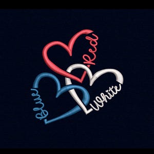 Puede incluir: Un diseño de bordado que presenta tres contornos de corazones entrelazados en rojo, blanco y azul. La palabra Red está bordada a lo largo del corazón rojo, Blue a lo largo del azul y White a lo largo del blanco, sobre un fondo azul marino.