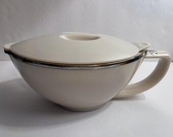 Sosjerka Vtg Trudeau Morelli Designers Ivory Clean 10,5 „L 3,5” „H 5” W MCM