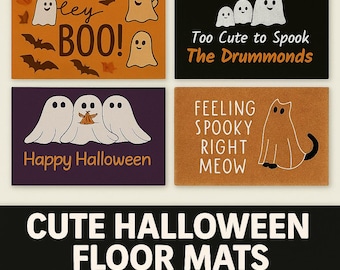 Puede incluir: Cuatro felpudos rectangulares con temática de Halloween con diseños de fantasmas y murciélagos. Uno dice "Hey BOO!", otro "Too Cute to Spook The Drummonds", un tercero "Happy Halloween" y el último "Feeling Spooky Right Meow". Los felpudos son naranjas, negros, morados y beiges.