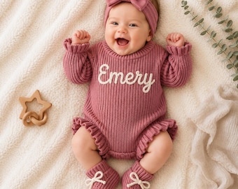 Anpassat namn babysparkdräkt, handbroderad nyföddgåva, babyflick- och pojkeoutfit, födelsebesked, babyshowerpresent