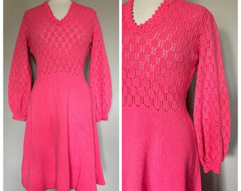 Vestido de ganchillo rosa Gianna de los años 60 y 70