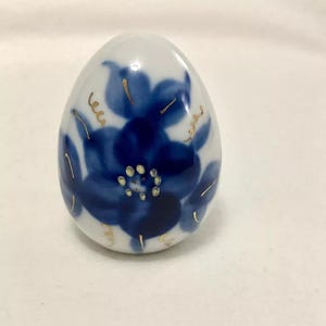 Gzhel Hand Painted Porcelain Egg With Golden Lines Figurine - Made In Russia - Vintage - 2.5” - Blue, White and Gold